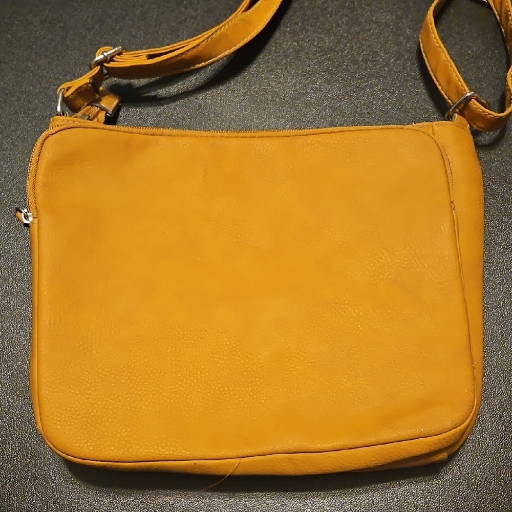 Chic Yellow Crossbody Bag - Picture 6 of 8